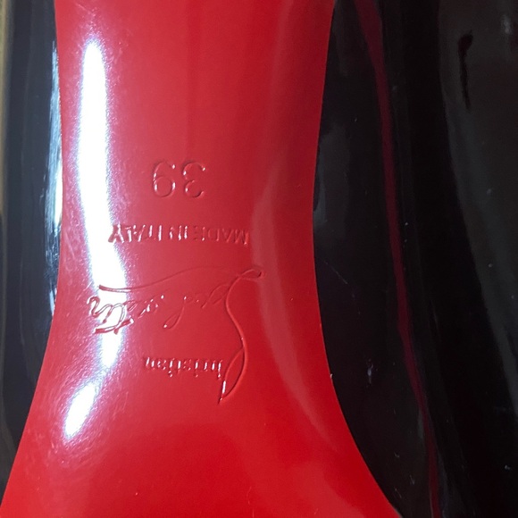 Elegant Black and Red Heels - Picture 6 of 8